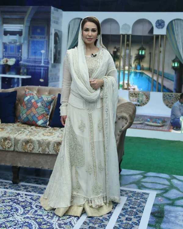 Beautiful Reema Khan on Set of her Ramazan Transmission