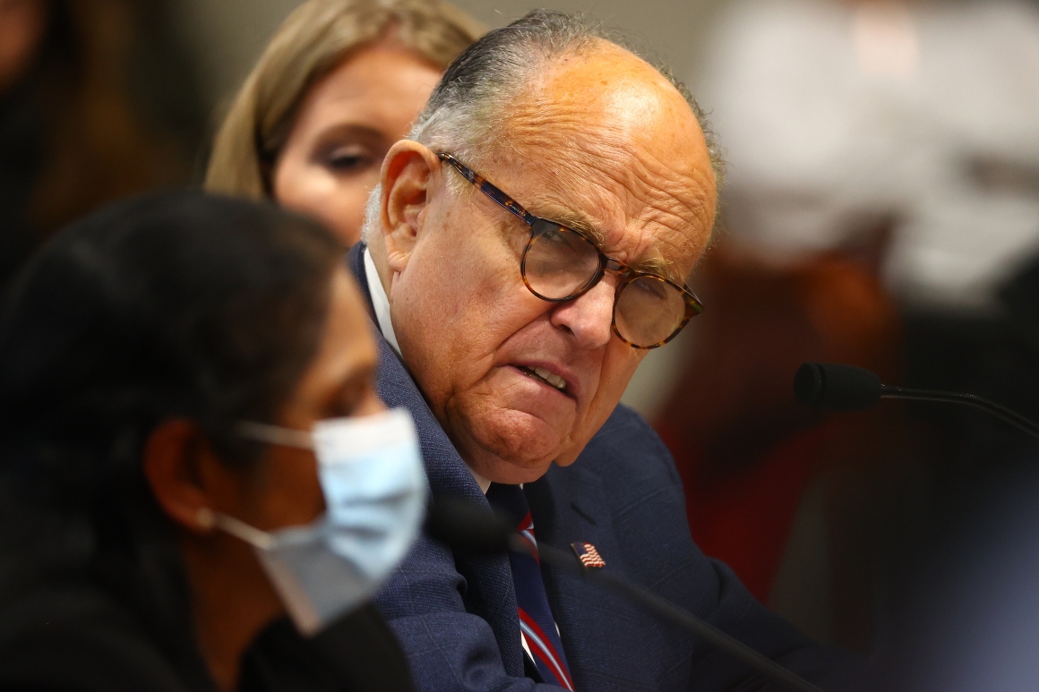 Feds seek outsider to sift seized Giuliani records
