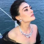 turkish-superstar-esra-bilgic-delights-fans-as-her-stunning-pics