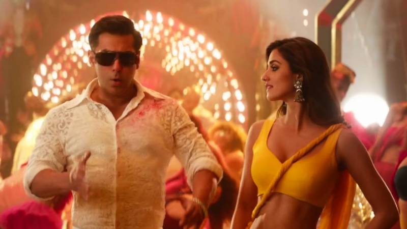 Salman Khan kisses in a movie for first time