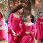 adorable-portraits-of-nimra-khan-and-her-sister-celebrating-eid-ul-fitr-day-2