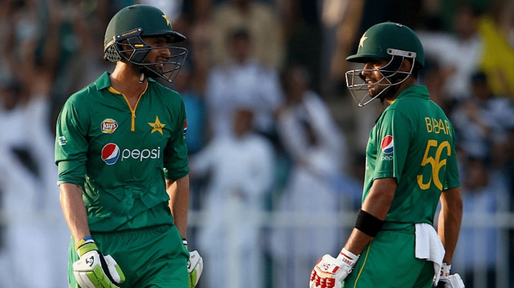 Shoaib Malik Makes Yet Another Controversial Statement on Babar Azam