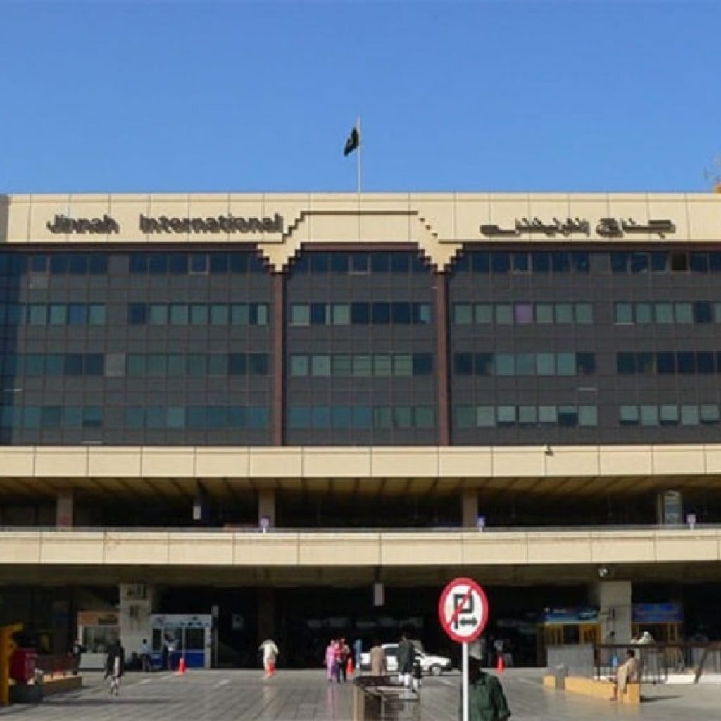 several-flights-face-delays-at-karachi-airport