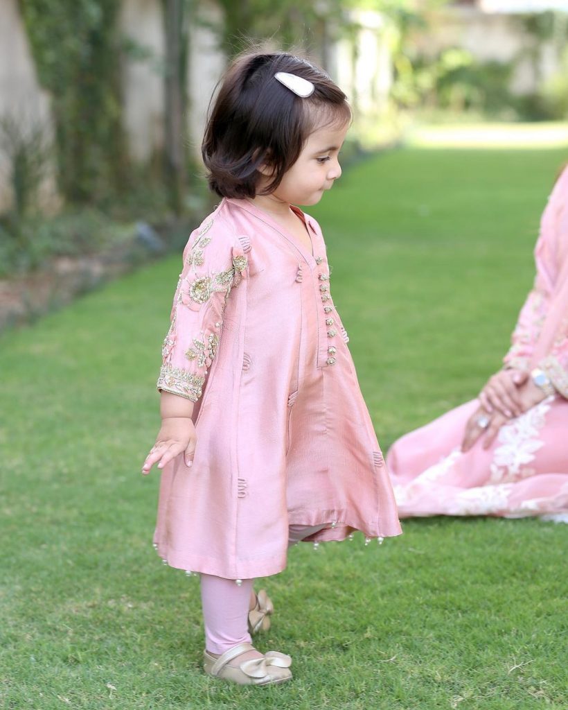 Adorable Eid Pictures Of Aisha Khan With Her Family
