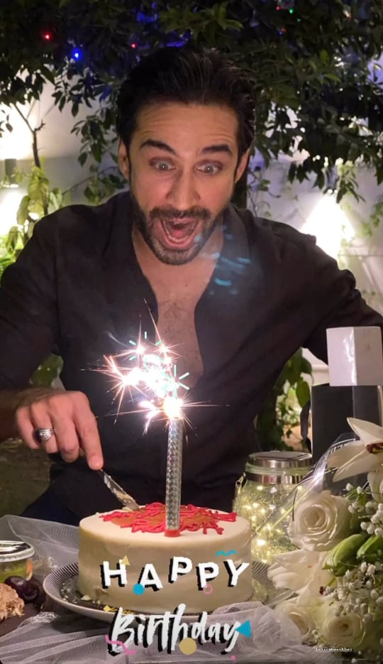 Ali Rehman Khan Celebrated Birthday With Close Friends