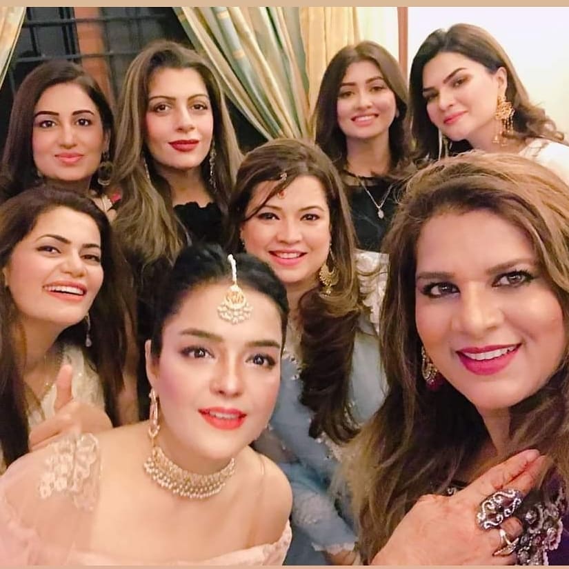 Farah Iqrar Beautiful Pictures From Her Friend's Dholak