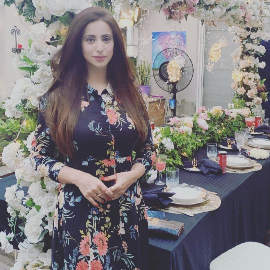 Noor Bukhari Gave A Wonderful Birthday Surprise To Her Sister