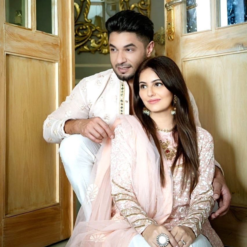 Hasan Rizvi With His Family- Adorable Eid Photoshoot