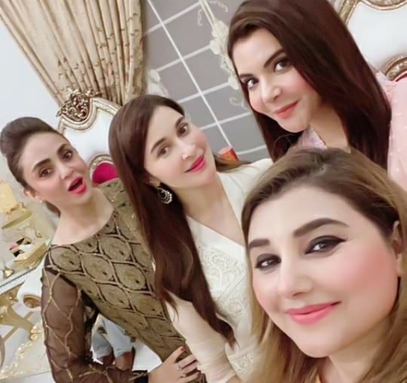 Javeria And Saud Hosted Eid Dinner For Close Friends