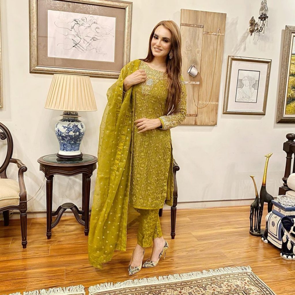 Alluring Pictures Of Celebrities From Eid-ul-Fitar Day 2