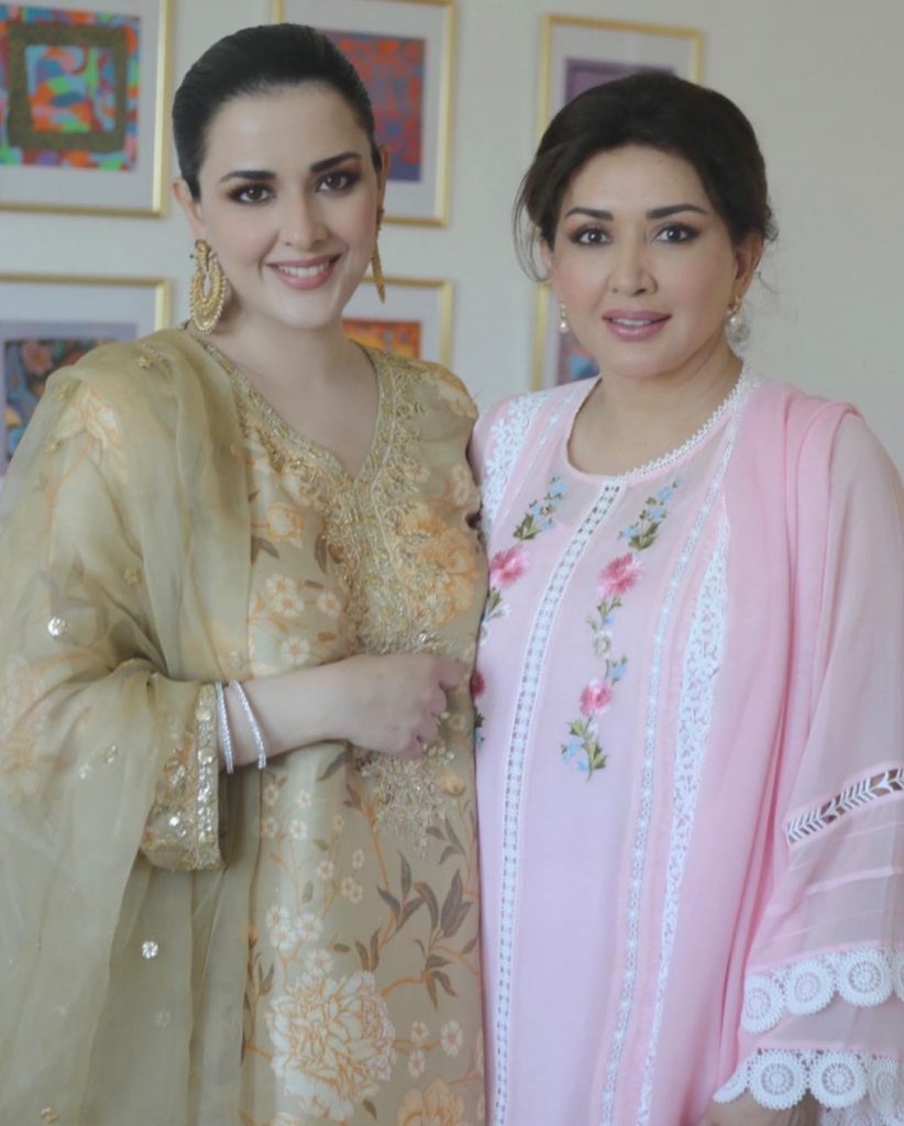 Natasha Khalid's Beautiful Pictures With Her Family Celebrating Eid