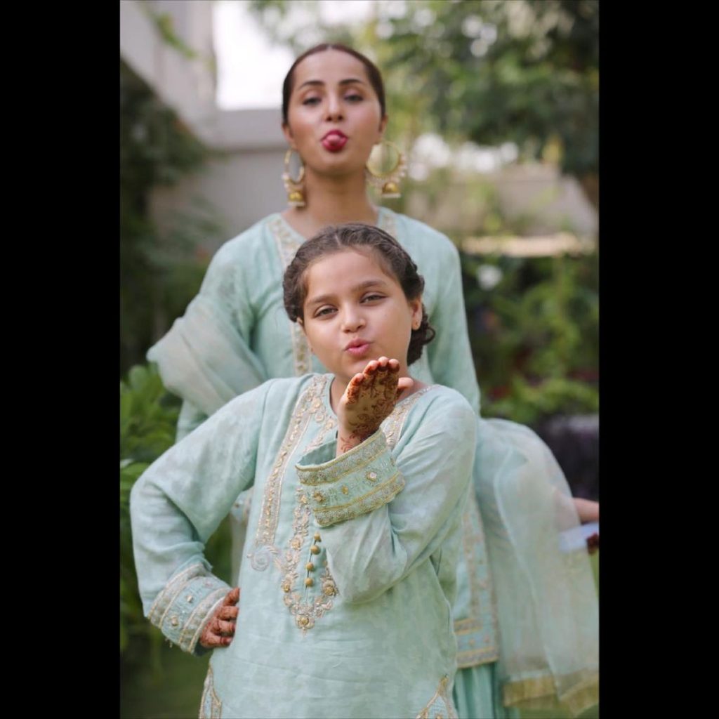 Nimra Khan And Her Sister Twinning In Matching Outfits On Eid