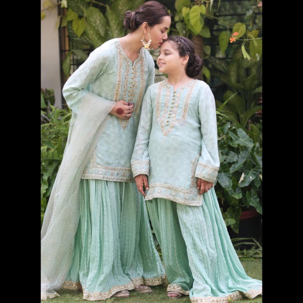 Nimra Khan And Her Sister Twinning In Matching Outfits On Eid