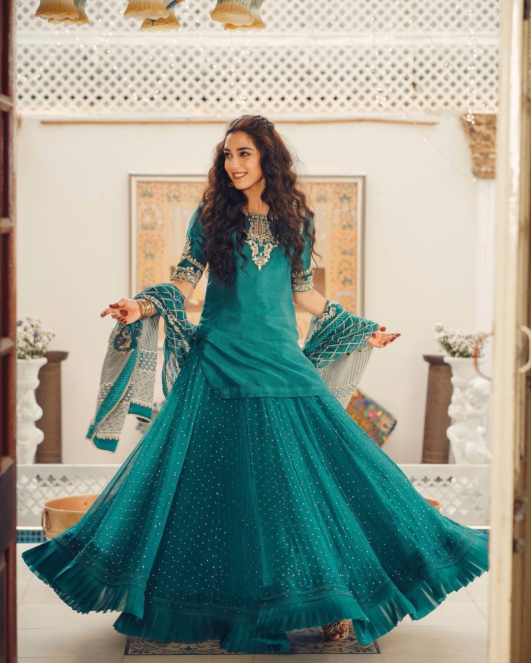 Best Dressed Pakistani Celebrities on Eid 2021