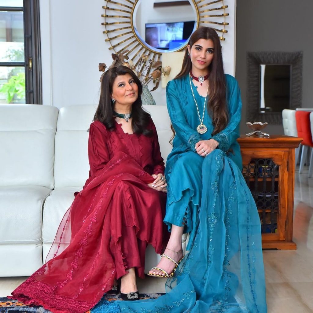 Rubina Ashraf With Her Daughter Minna Tariq- Adorable Pictures