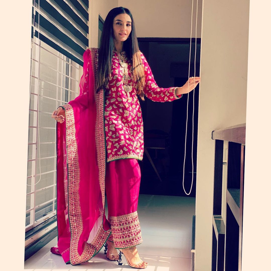 Best Dressed Pakistani Celebrities on Eid 2021