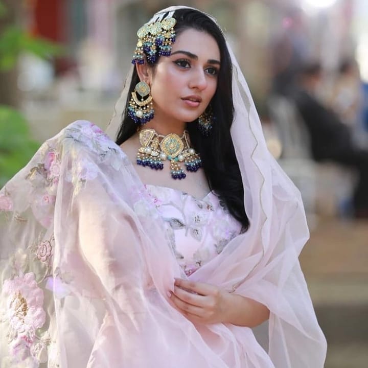 Sarah Khan's Beautiful Bridal Look For Upcoming Drama Laapata