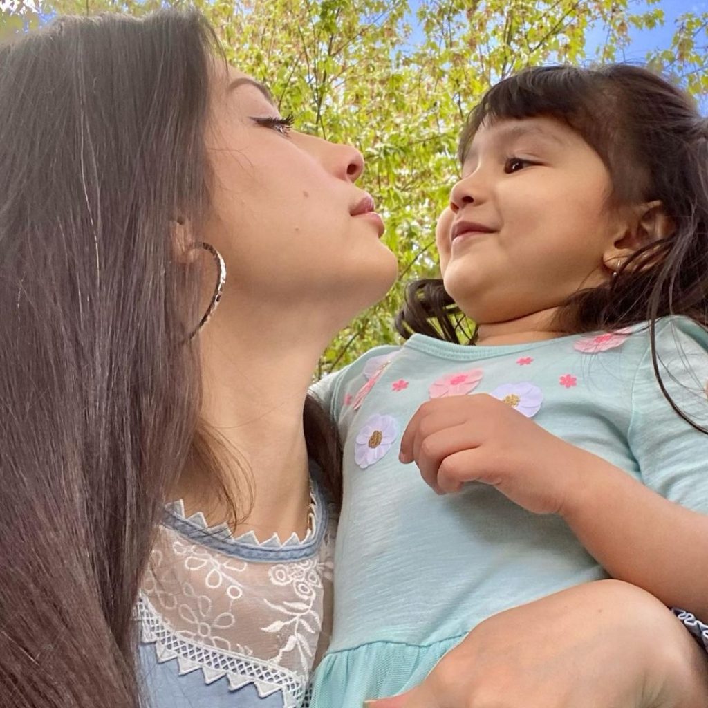 Sidra Batool With Her Daughters-Latest Adorable Pictures
