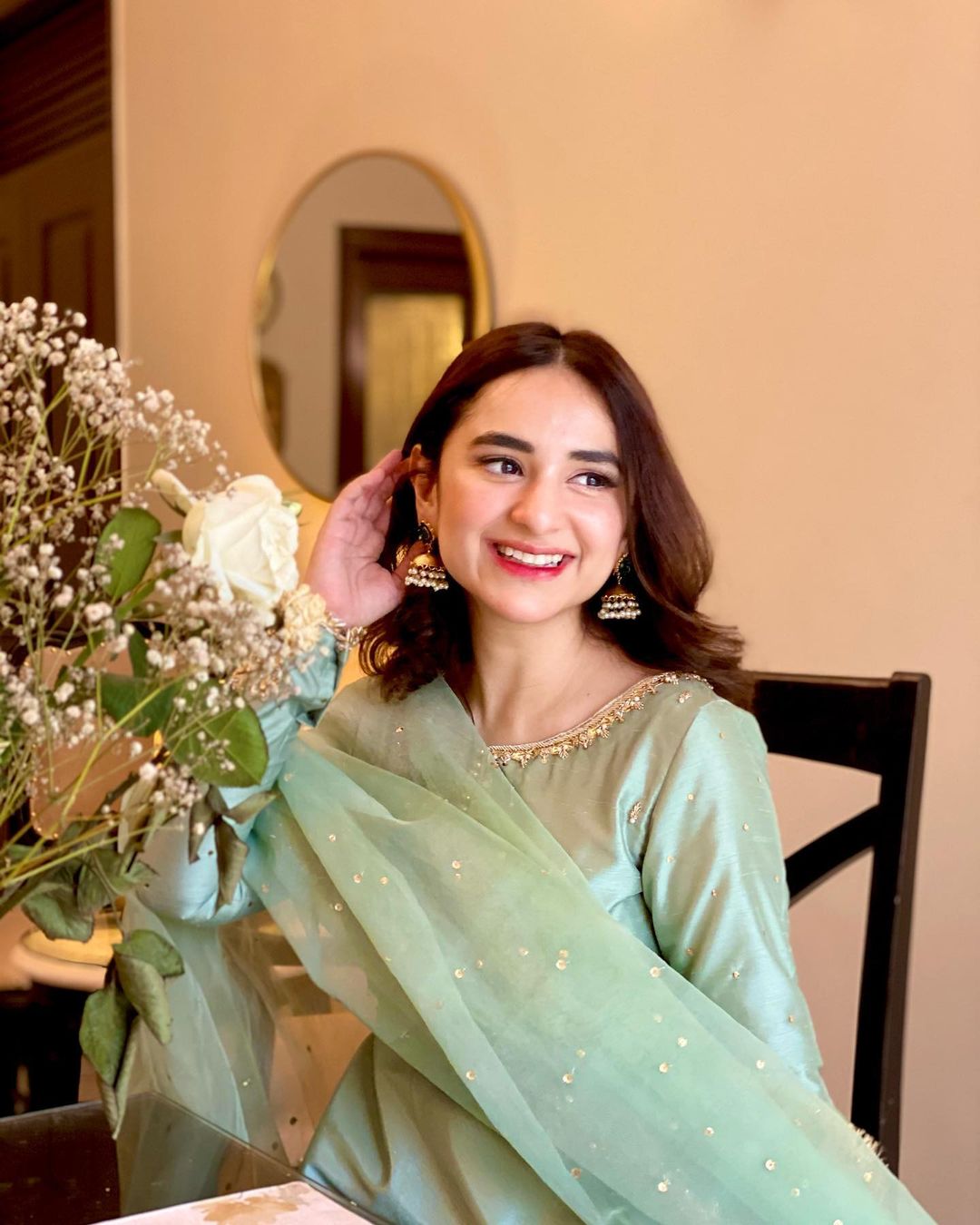 Best Dressed Pakistani Celebrities on Eid 2021