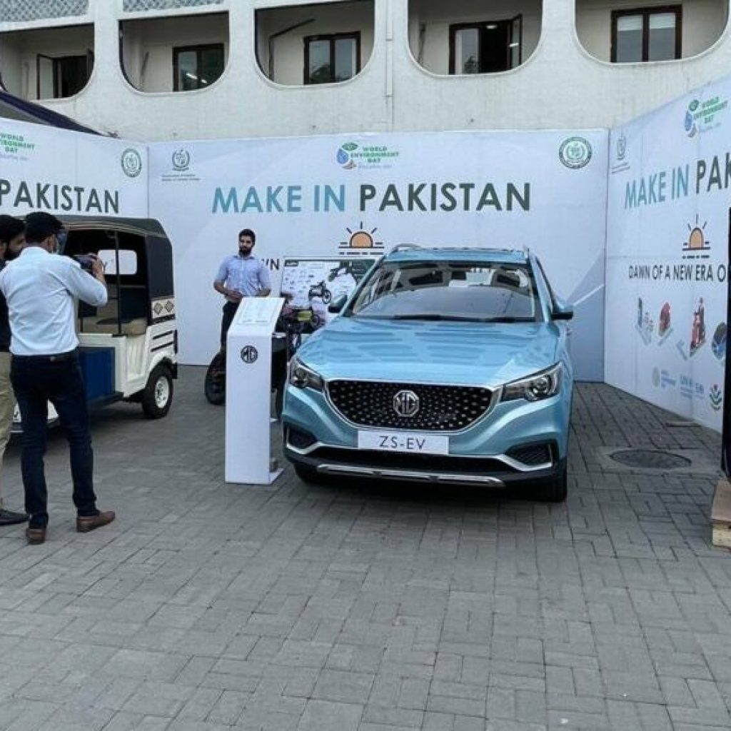 tesla-industries-shows-off-its-ultra-fast-ev-charger-to-shah-mehmood-qureshi