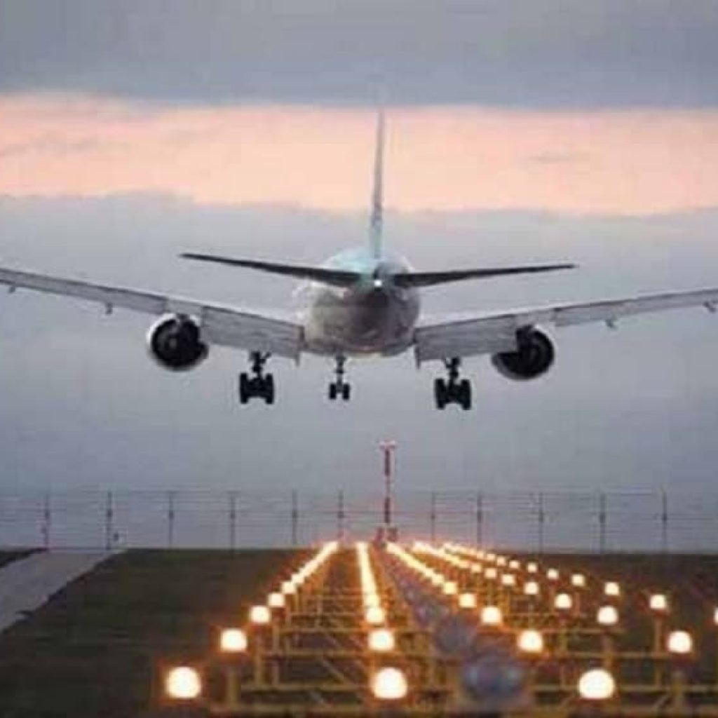 uae-extends-ban-on-flights-from-pakistan