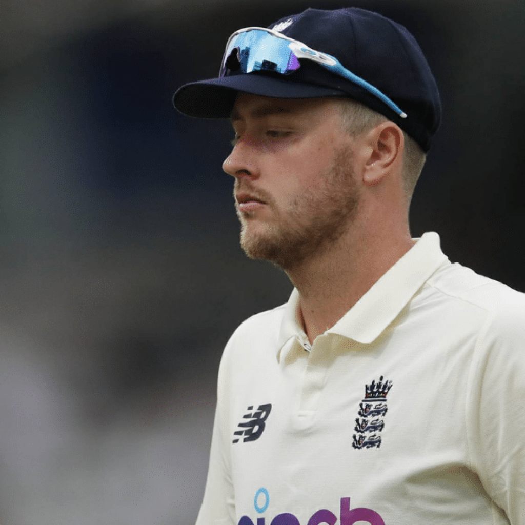 england’s-fast-bowler-apologizes-for-racist-and-sexist-tweets-after-backlash