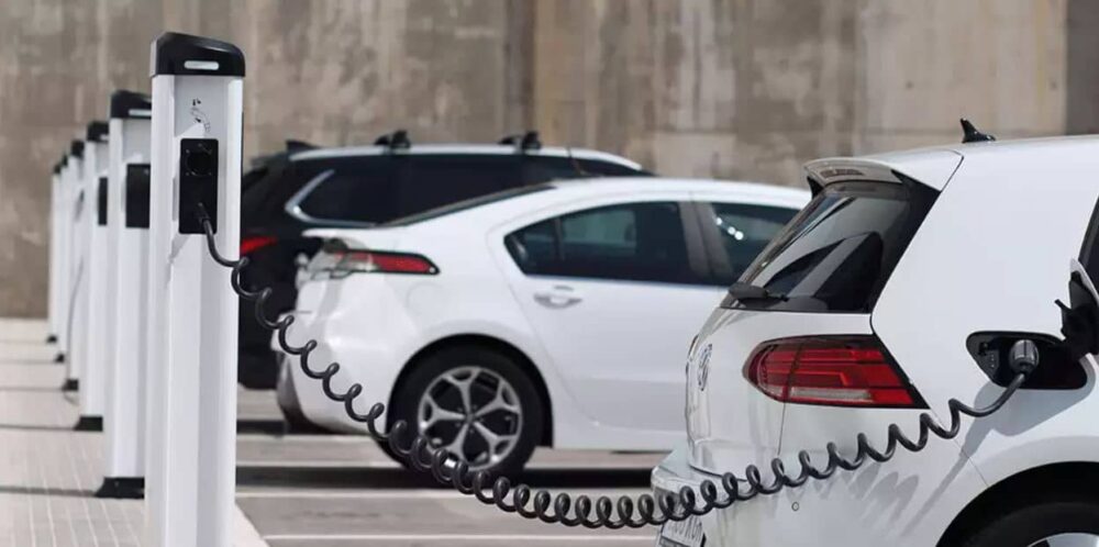 Pakistan Will Get Lots of Electric Cars by the End of This Year
