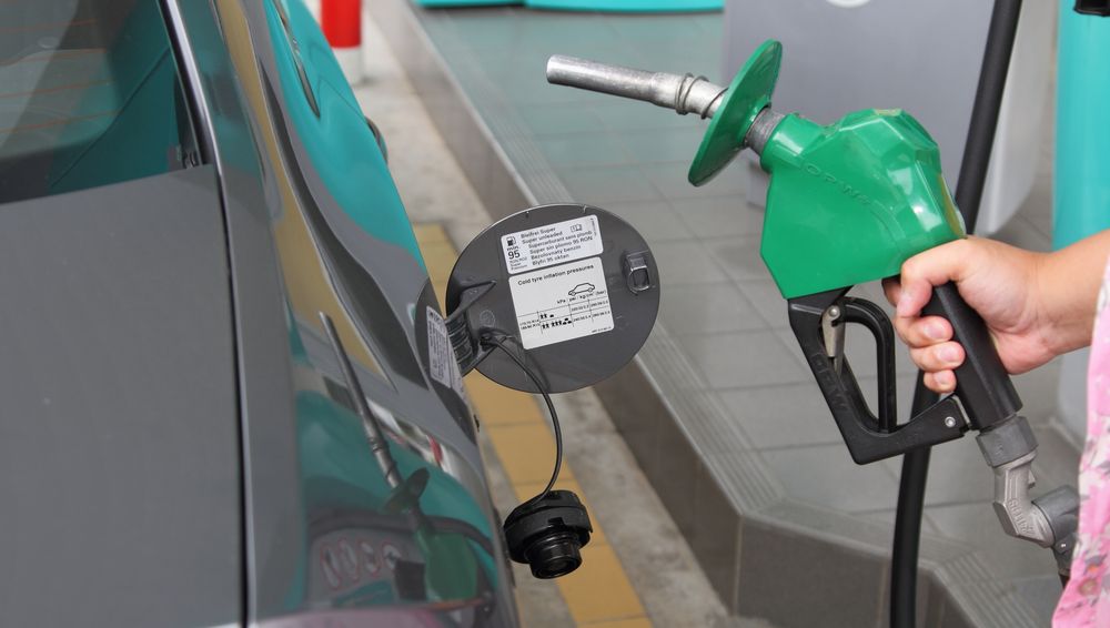 Govt Notifies Increase in Petrol Prices