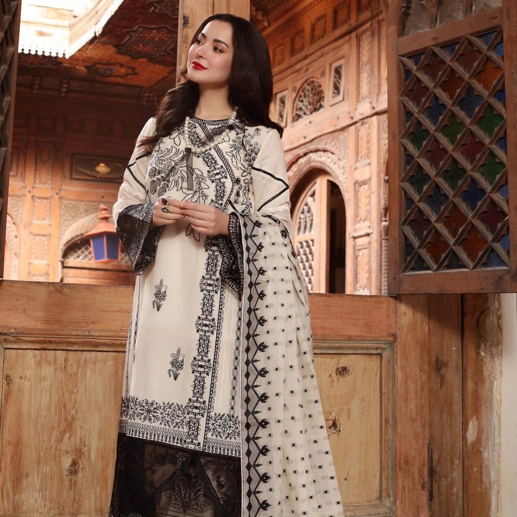 Hania Aamir Is A Stunner In Sable Vogue Lawn Collection 2022