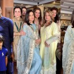 actress-momal-sheikh-latest-clicks-with-her-beautiful-family