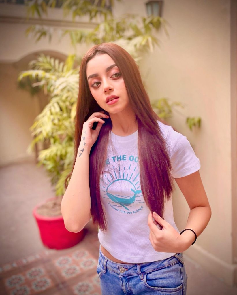 Alizeh Shah Looks Ravishing in Her Recent Uploads!