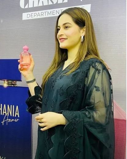 Aiman Khan's Visit To Chase Departmental Store Karachi