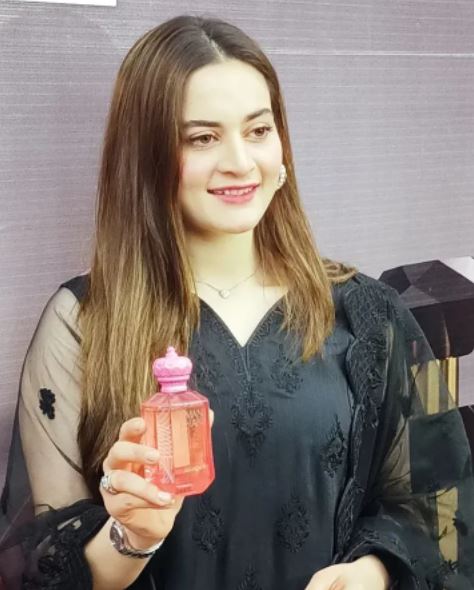 Aiman Khan's Visit To Chase Departmental Store Karachi