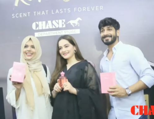 Aiman Khan's Visit To Chase Departmental Store Karachi