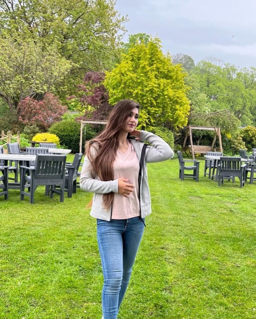 Hassan Ali New Family Pictures From United Kingdom