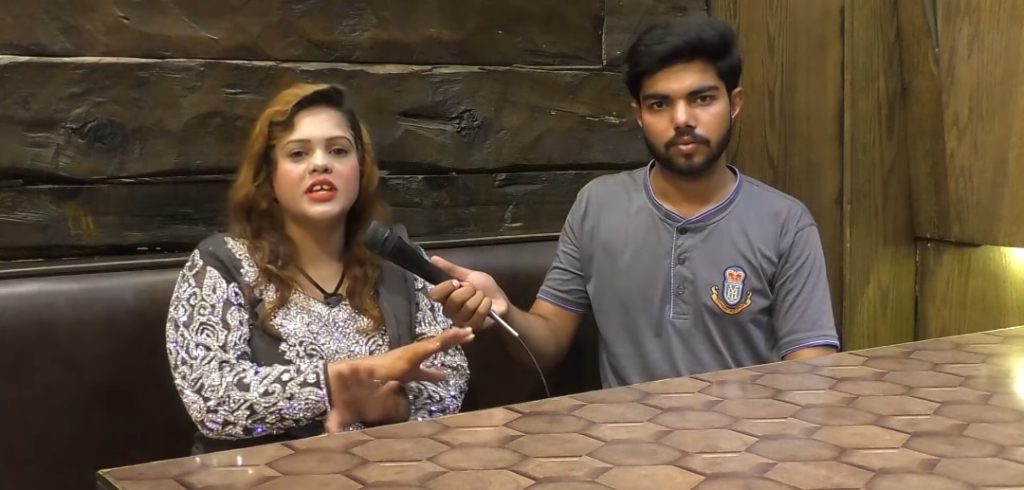 Young & Beautiful Girl Proposes Aamir Liaquat Hussain