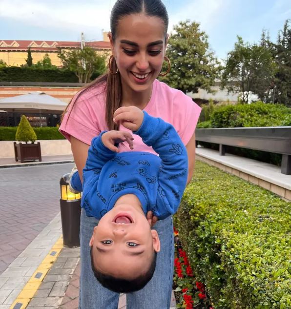 Iqra Aziz On A Family Trip To Turkey