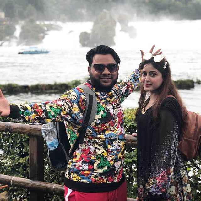 Youtuber Nadir Ali's Beautiful Clicks With Wife