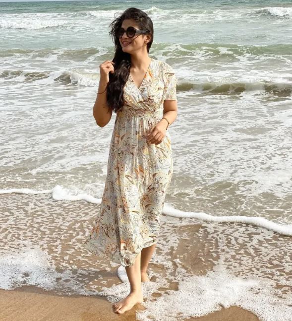 Actress Namra Shahid’s Honeymoon Pictures From Dubai