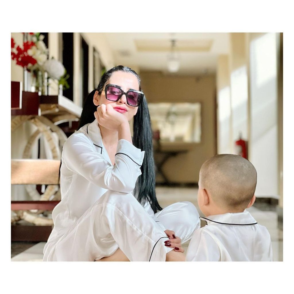 Saniya Shamshad Adorable Twinning Pictures With Son