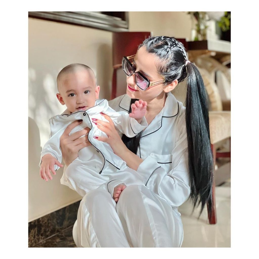 Saniya Shamshad Adorable Twinning Pictures With Son