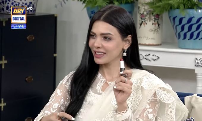 Daily Routine Makeup Products Used By Sara Loren