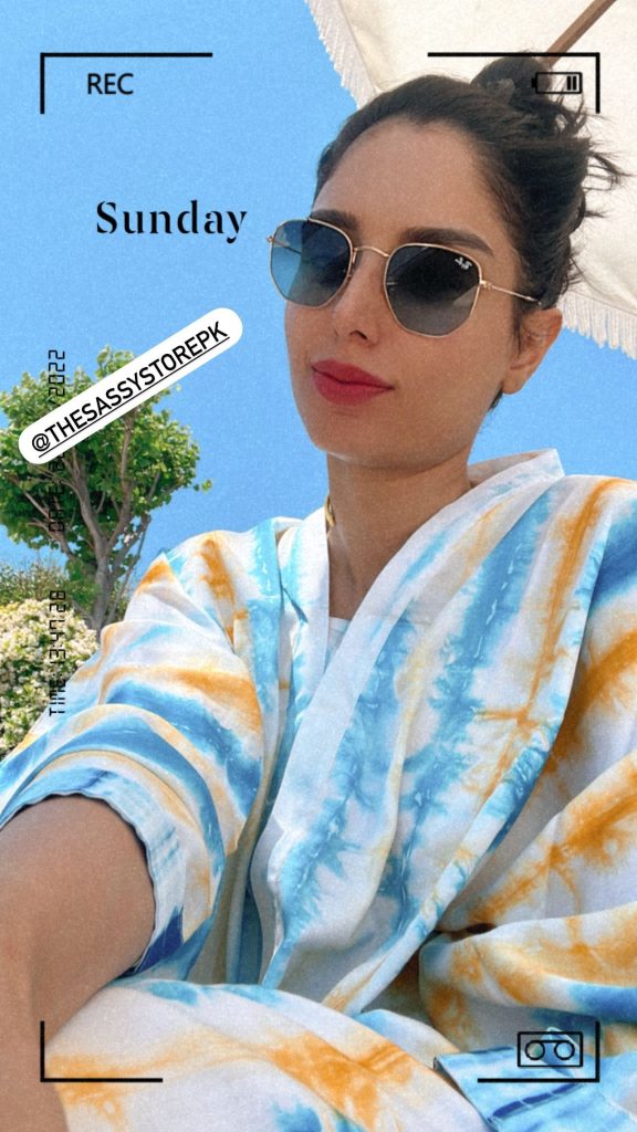 Sports Anchor Zainab Abbas Setting Major Styling Goals On Vacations