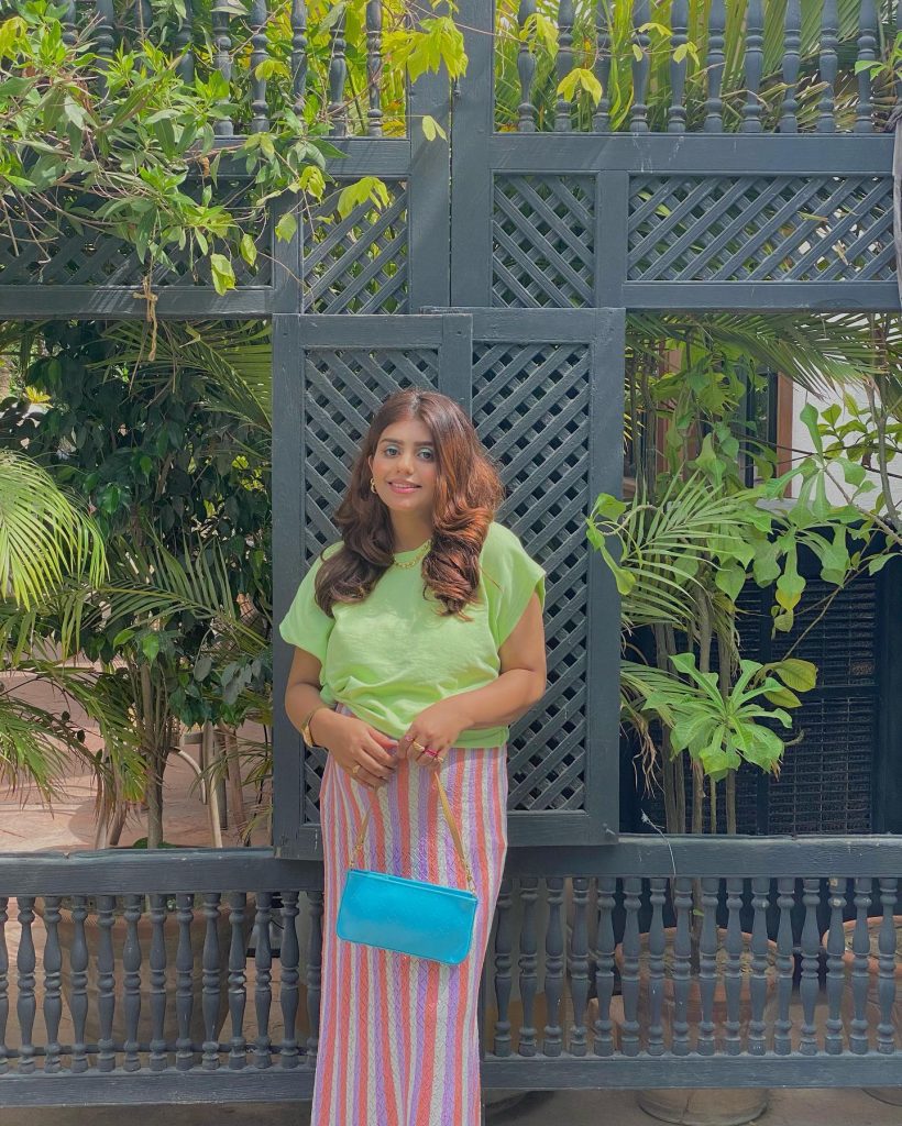 Pregnant Anumta Qureshi Enjoying Sunday Brunch - Shares Pictures