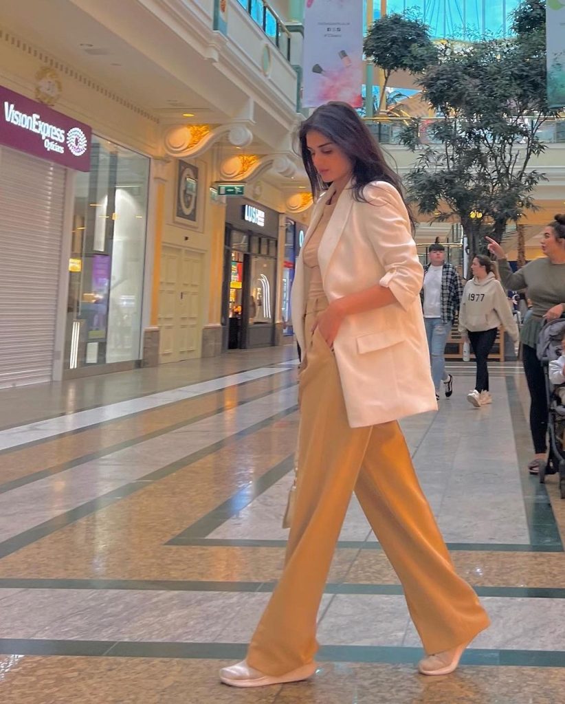 Hira Mani Ups Her Fashion Game During UK Trip