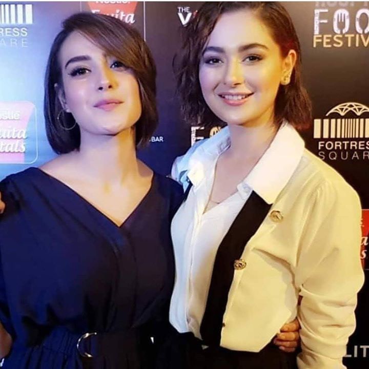 Hania Aamir Gets Criticized For Ignoring Iqra Aziz