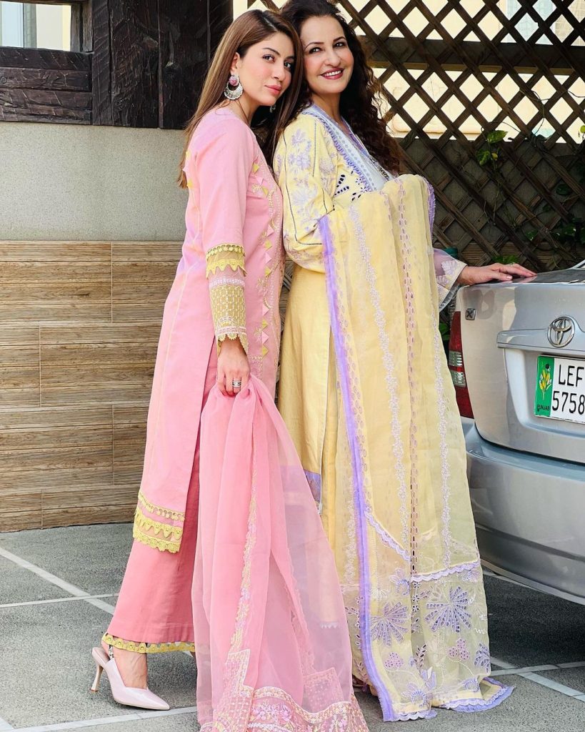 Sadia Faisal Shares Beautiful Moments With Mom Saba Faisal On Mother's Day