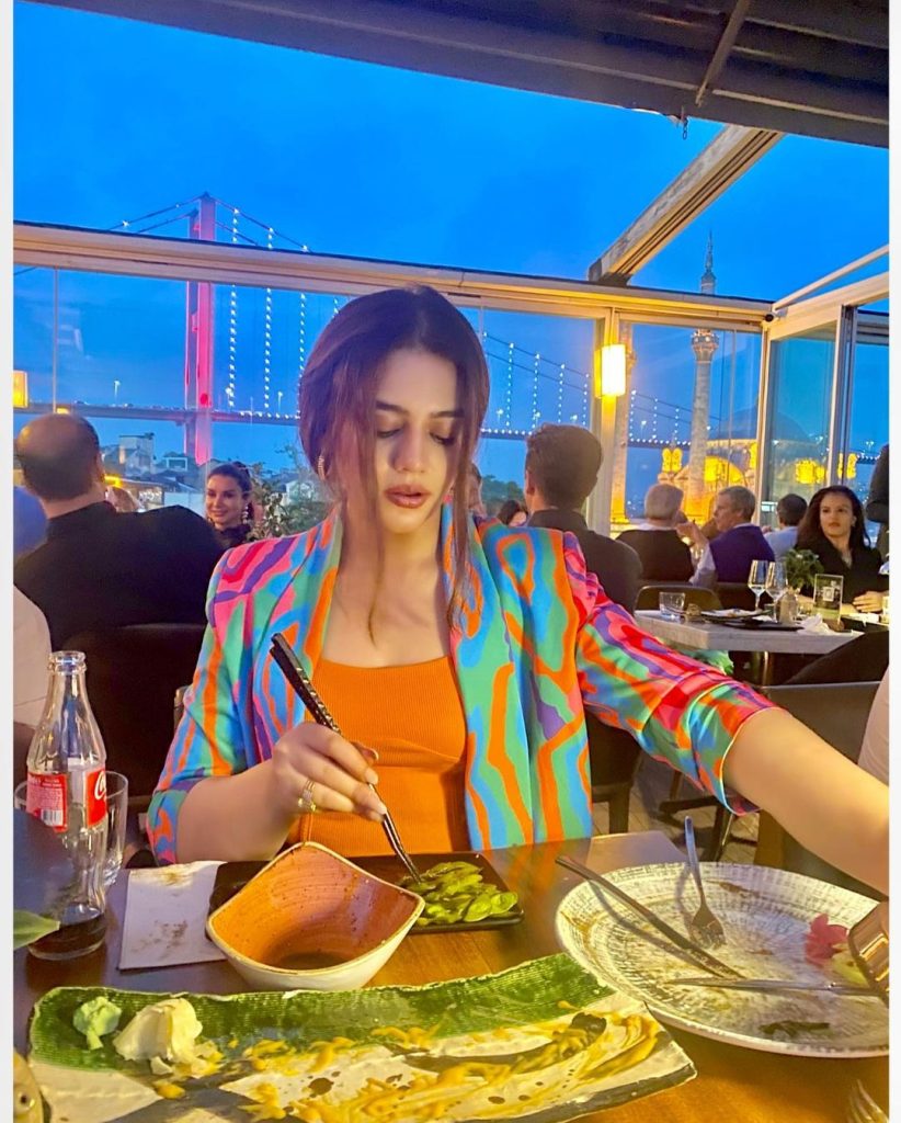 Zara Noor Abbas Shares New Pictures From Turkey