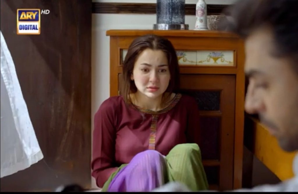 Twitter Users Praise Hania Aamir's Acting In Mere Humsafar