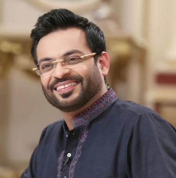 Here's Why Aamir Liaquat Didn't Attend His Brother's Funereal